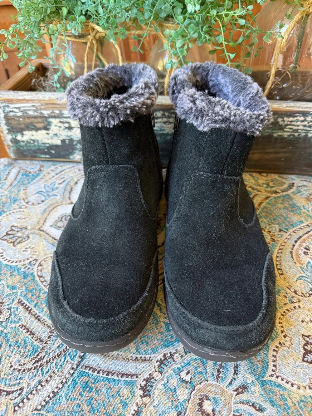 Khombu Iris Suede Ankle Boots Faux Fur Winter Side Zip Black Women’s 8M